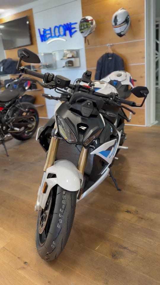 Post 7 by BMW Moto Store on TikTok (video)