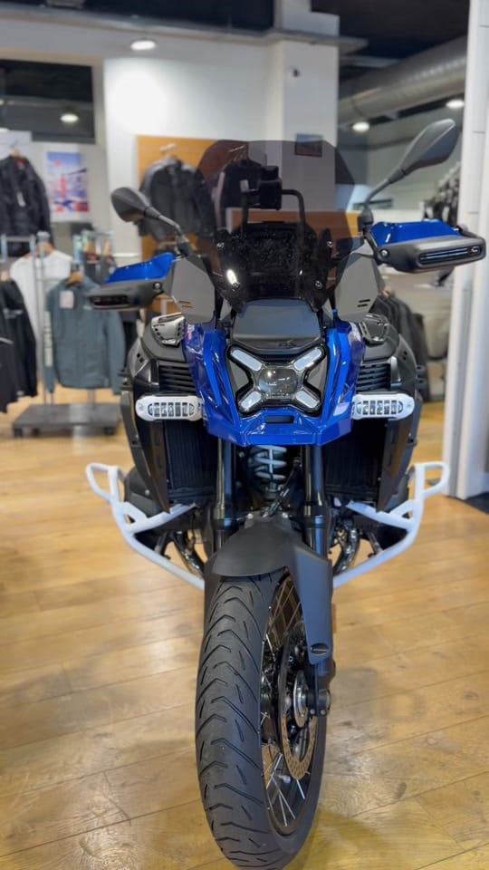 Post 4 by BMW Moto Store on TikTok (video)