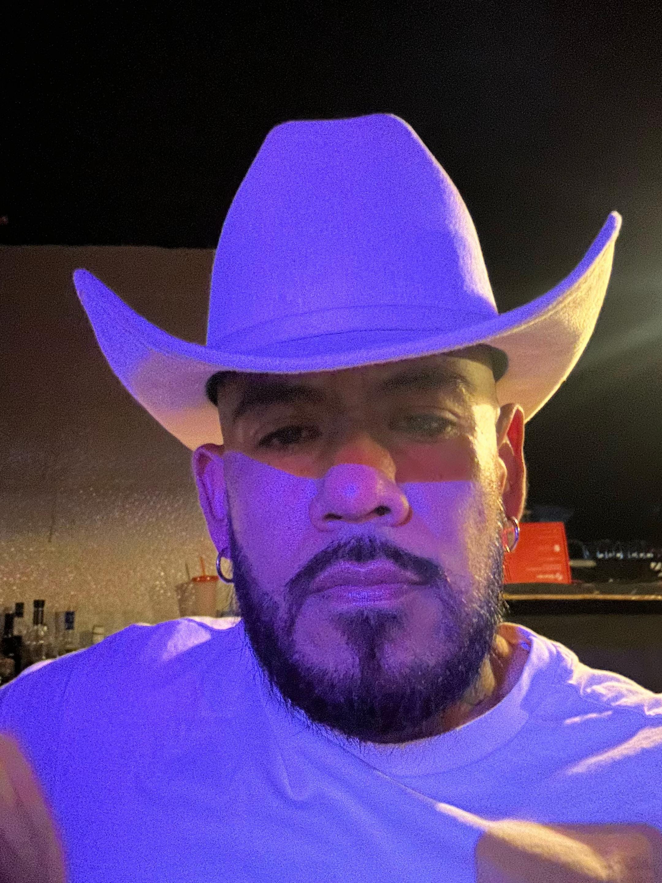 Post 3 by Cesar Villa on TikTok (video)