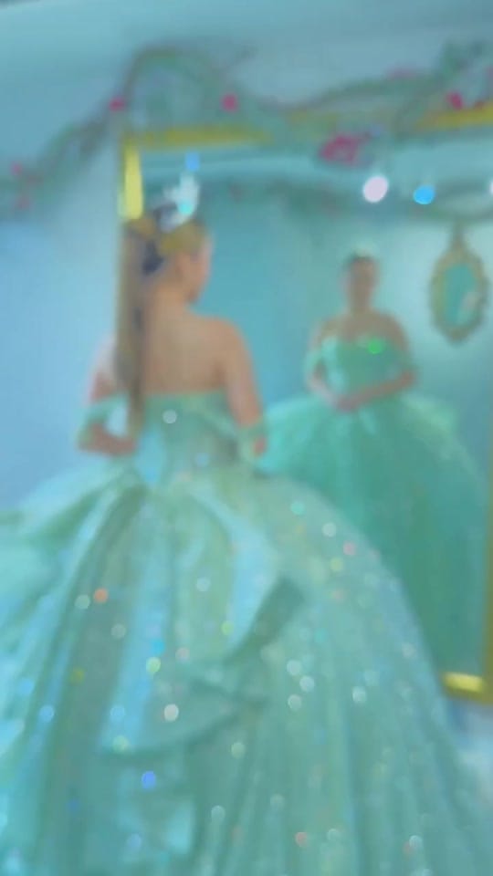 Post 10 by Andrus Boutique Mexico on TikTok (video)