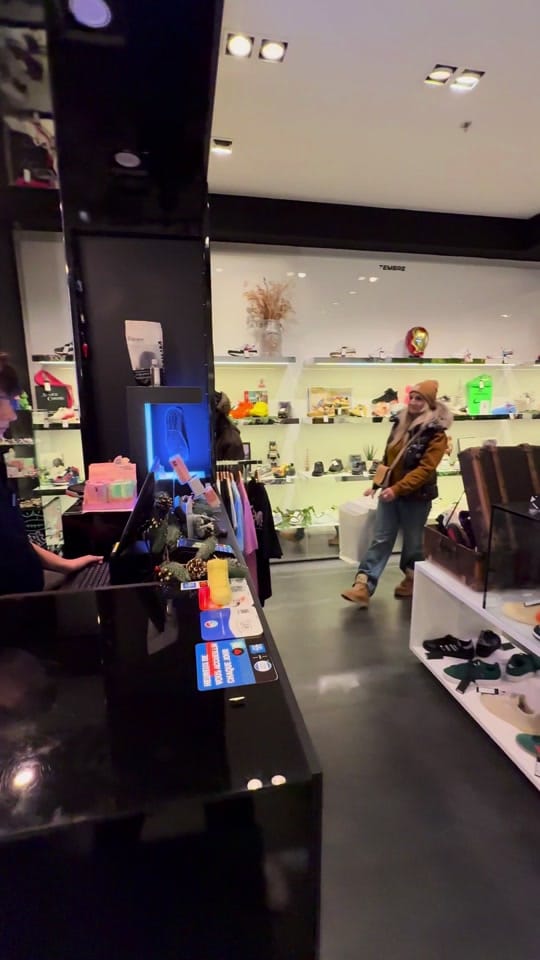 Post 9 by 7tembre on TikTok (video)