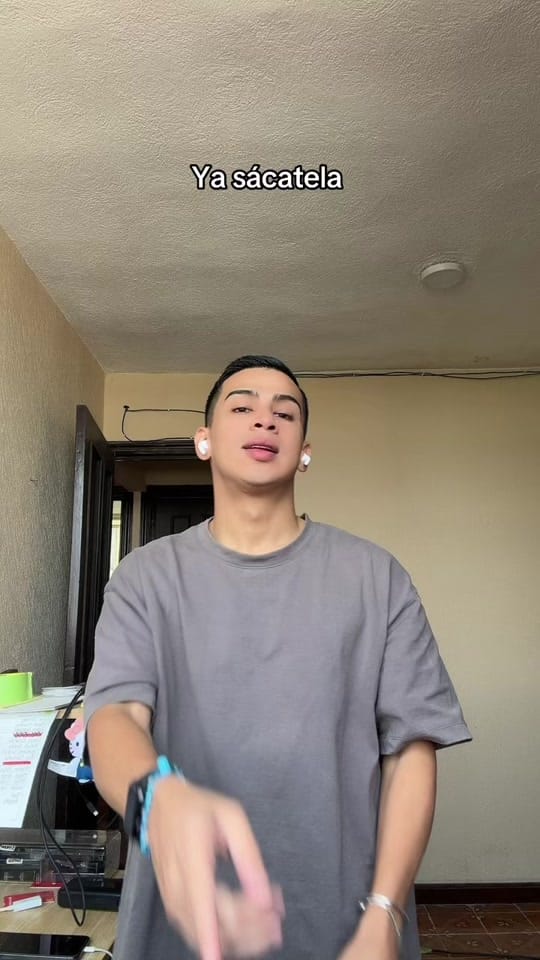 Post 8 by 𝓙𝓱𝓸𝓷𝓲 🥀 on TikTok (video)