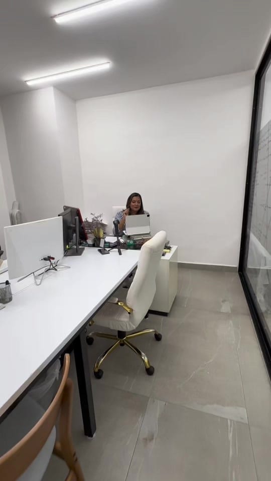 Post 6 by Gina de Vallarta on TikTok (video)