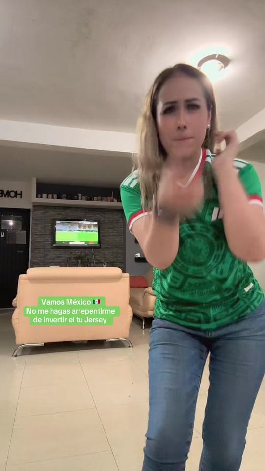 Post 7 by Viviana | Vlog on TikTok (video)