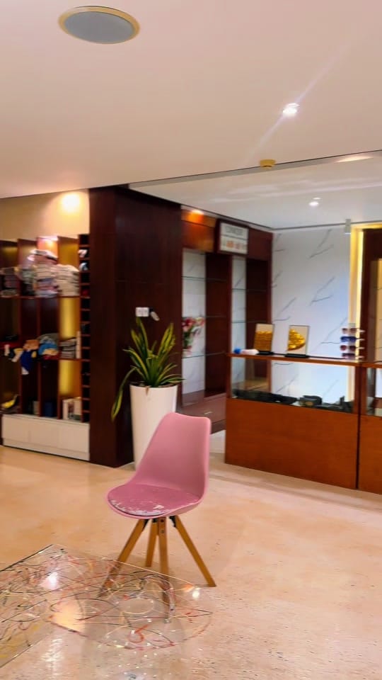 Post 5 by Jess hotel lomé / kpalime on TikTok (video)