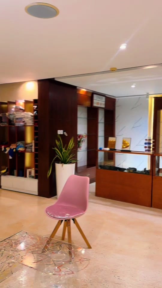 Post 10 by Jess hotel lomé / kpalime on TikTok (video)