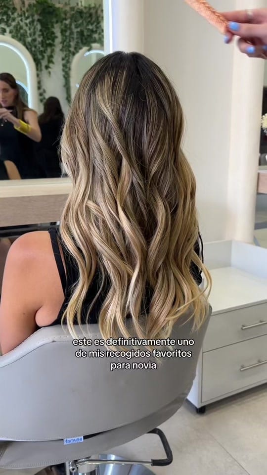 Post 10 by Natalia Villanueva Hair Studio on TikTok (video)