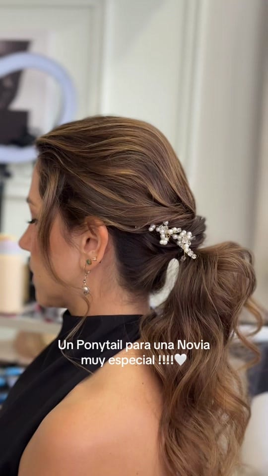 Post 4 by Natalia Villanueva Hair Studio on TikTok (video)