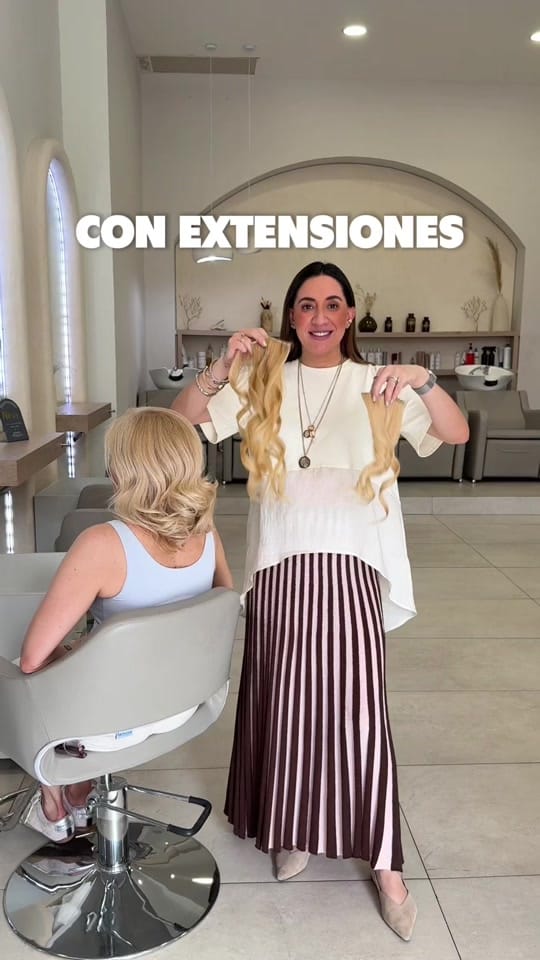 Post 7 by Natalia Villanueva Hair Studio on TikTok (video)