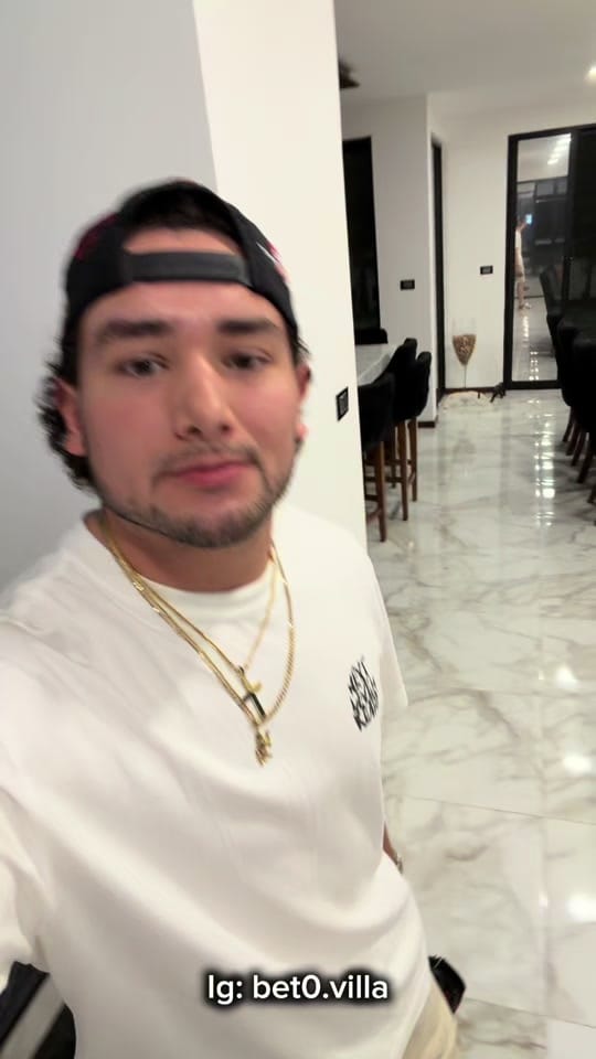 Post 1 by Beto Villa on TikTok (video)