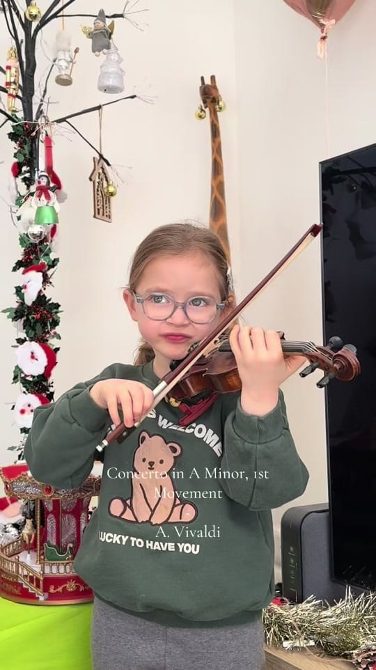 Post 5 by elisa.violinist on TikTok (video)