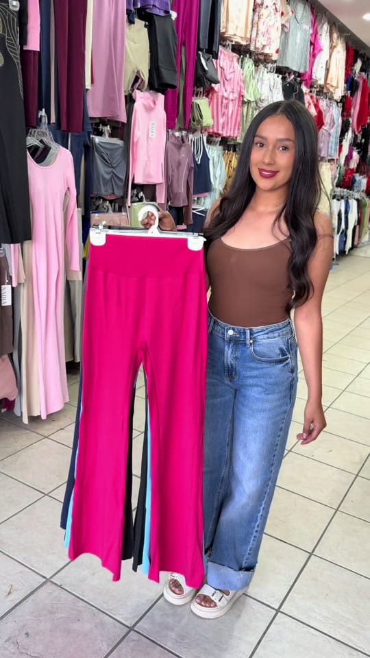 Post 10 by Nadia Lenceria on TikTok (video)