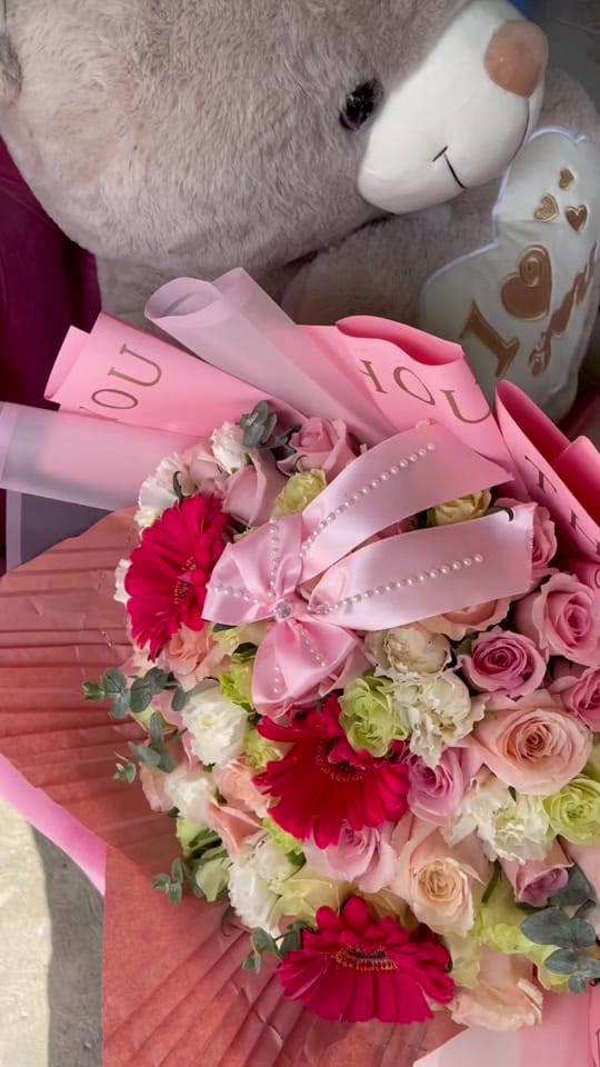 Post 4 by Liliz florería on TikTok (video)