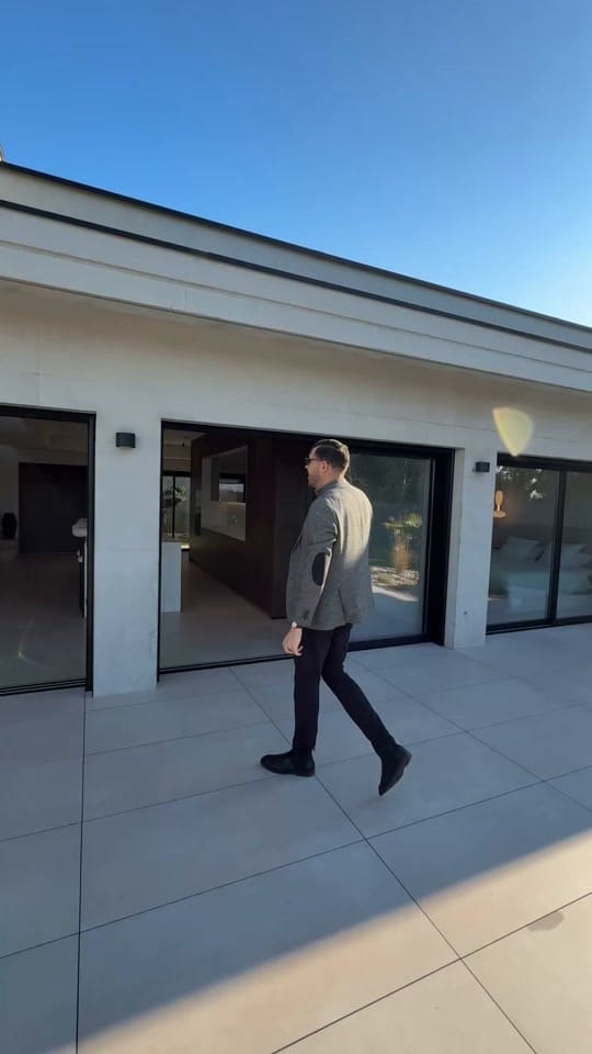 Post 6 by Romain_Immobilier de luxe_Lyon on TikTok (video)