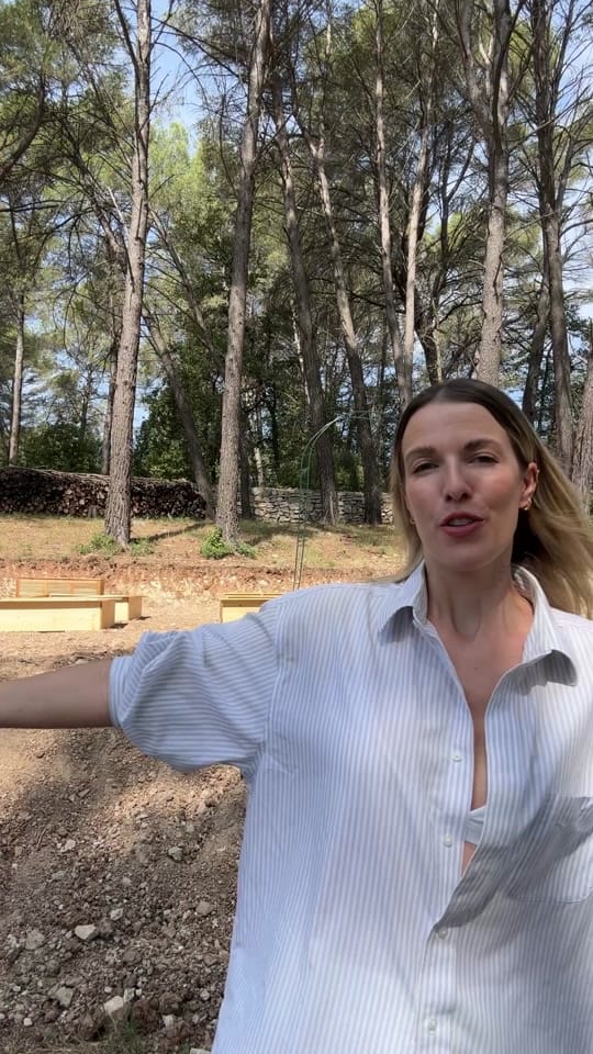 Post 4 by Villa Delly on TikTok (video)