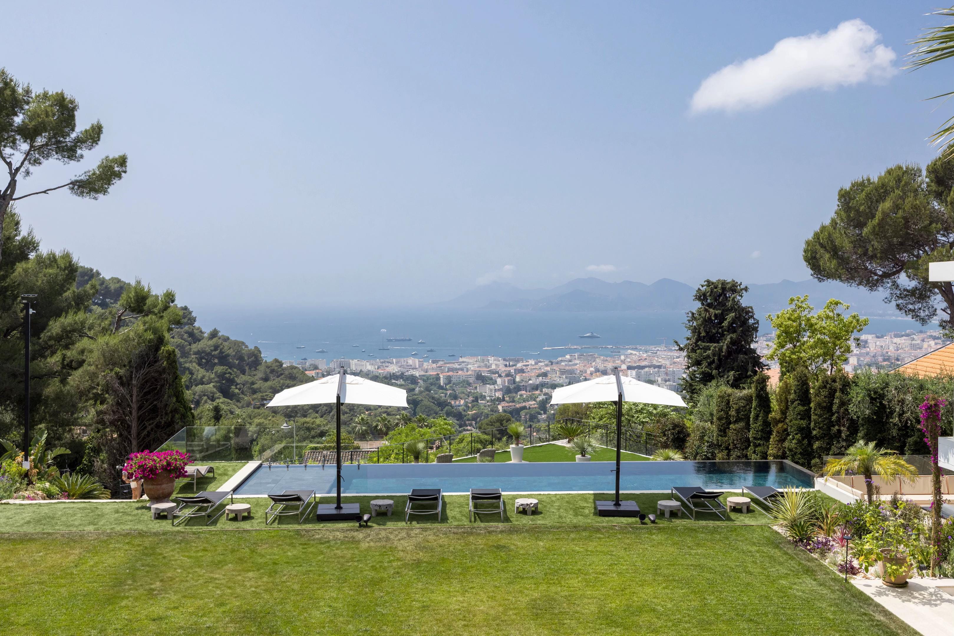 Post 4 by Michaël Zingraf Real Estate on TikTok (video)