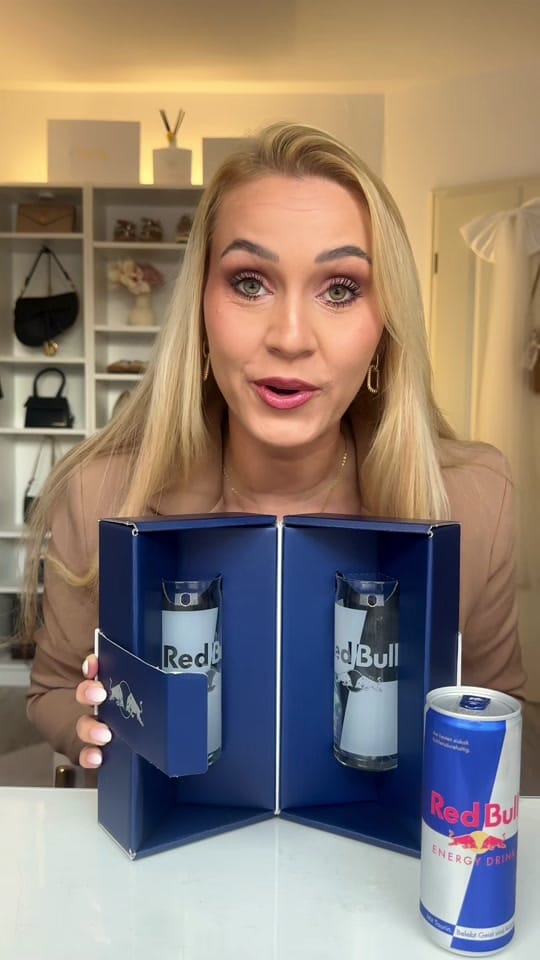 Post 10 by vani_de_paris_ on TikTok (video)