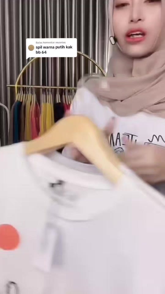 Post 2 by Arina on TikTok (video)