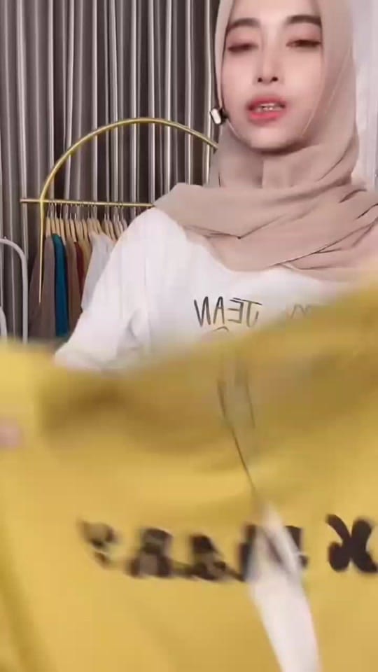 Post 5 by Arina on TikTok (video)
