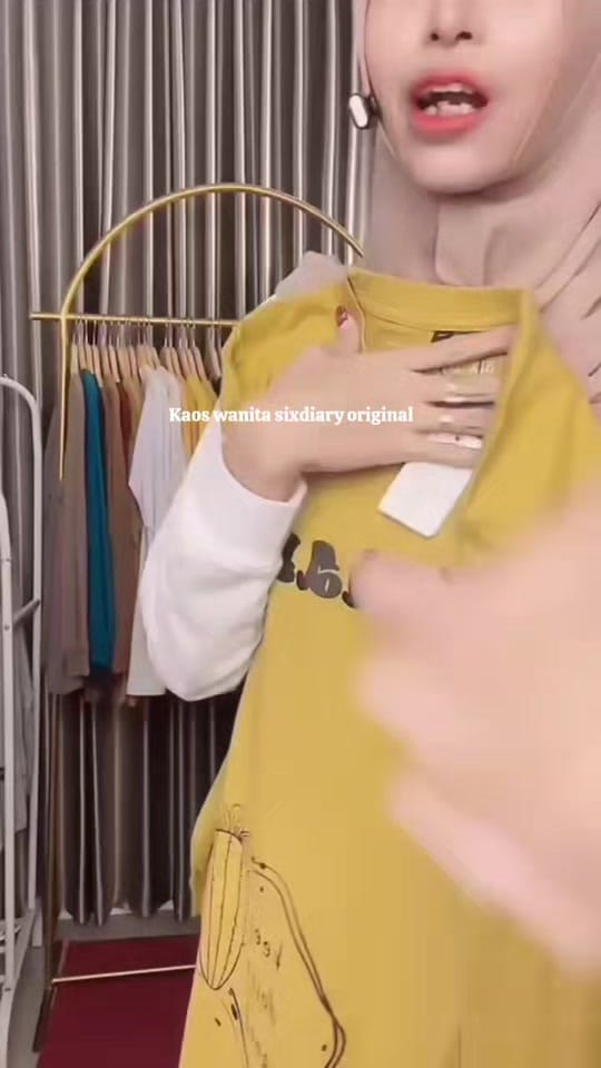Post 6 by Arina on TikTok (video)