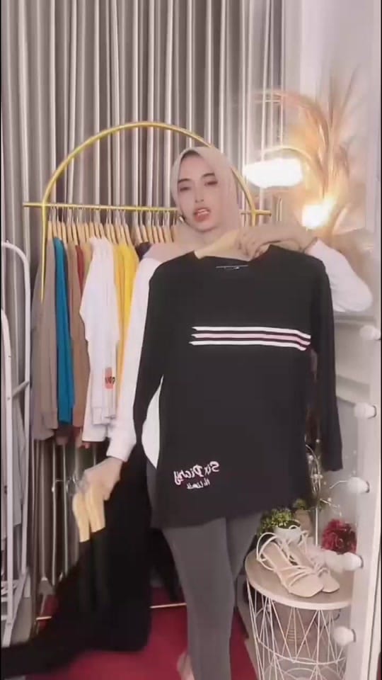 Post 3 by Arina on TikTok (video)