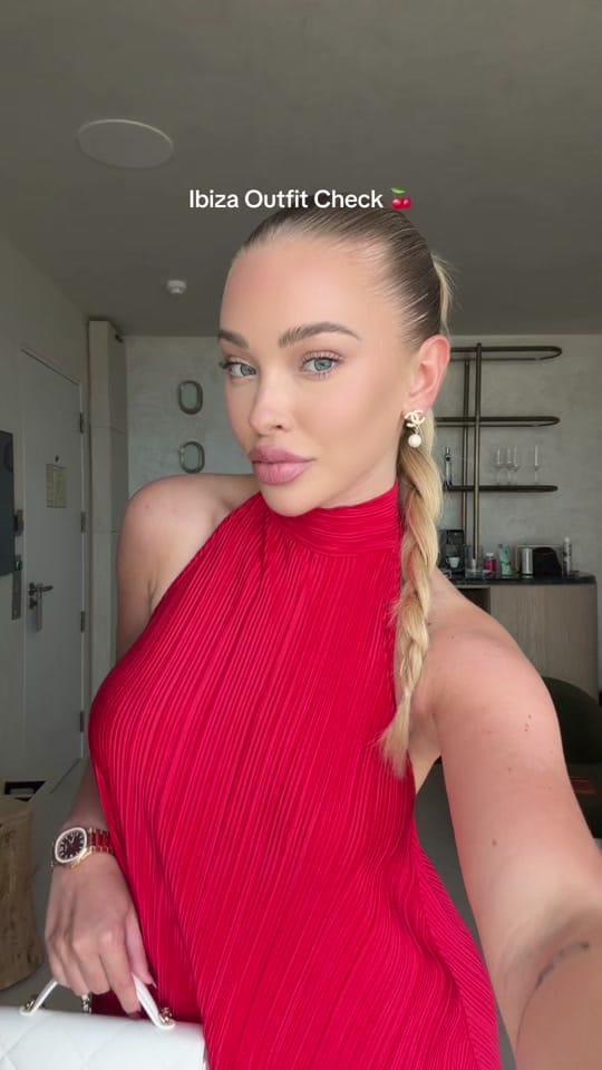 Post 1 by Angelia on TikTok (video)