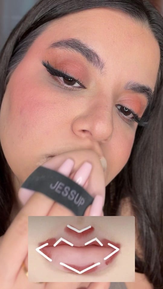 Post 2 by Mina on TikTok (video)