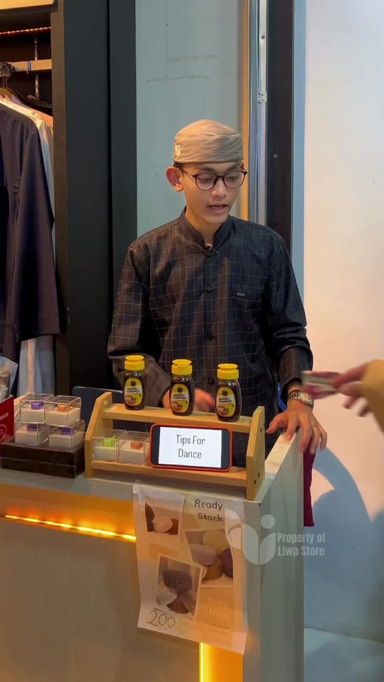 Post 2 by Liwa Store on TikTok (video)