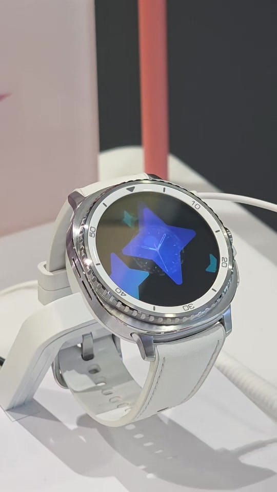Post 9 by Samsung Fashion Island on TikTok (video)