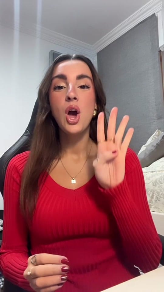 Post 8 by justmarinasg on TikTok (video)