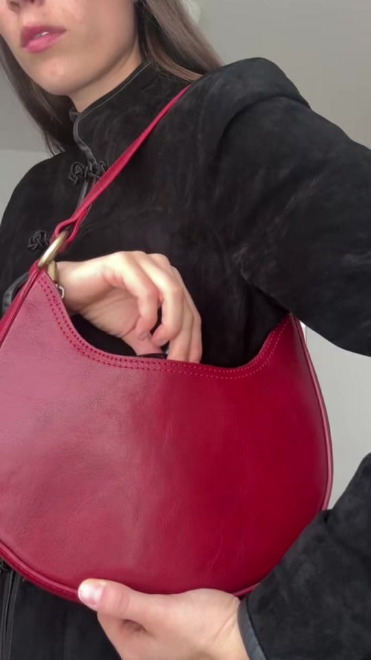 Post 6 by ce on TikTok (video)