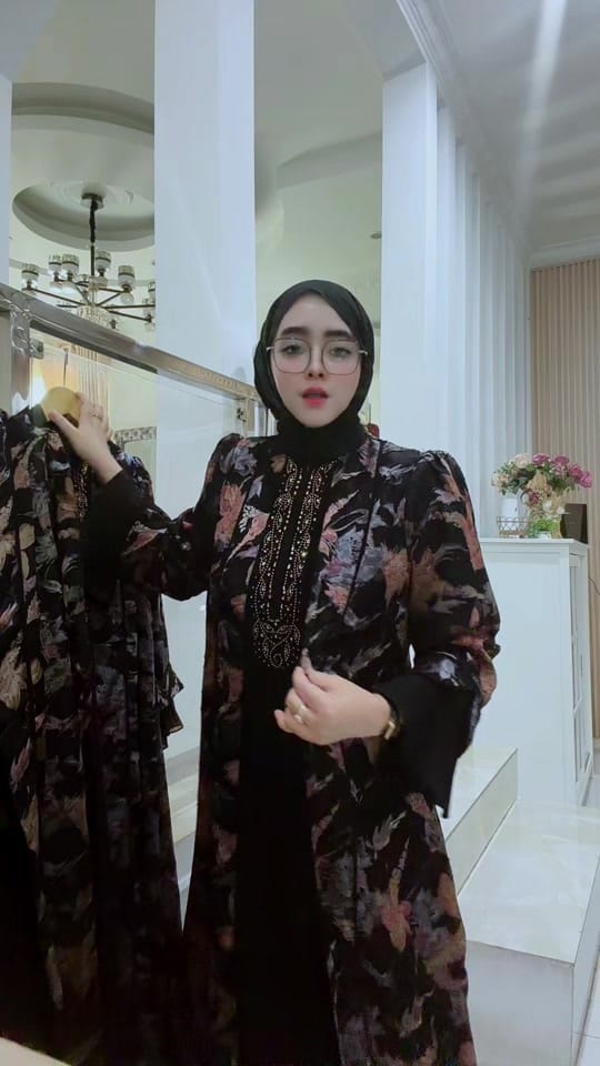 Post 2 by Hasanahlovehijab_ofc on TikTok (video)