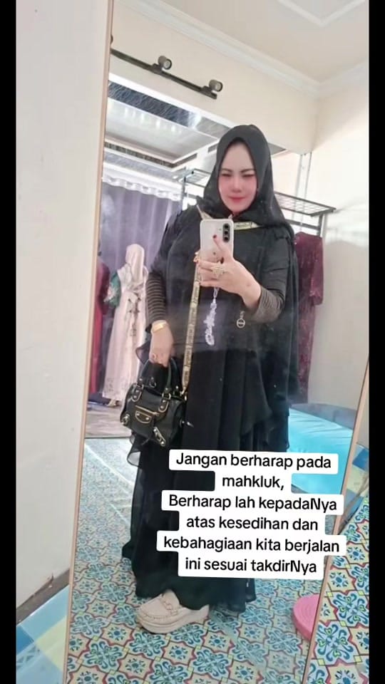 Post 1 by F2 Early Butik 🌺 on TikTok (video)