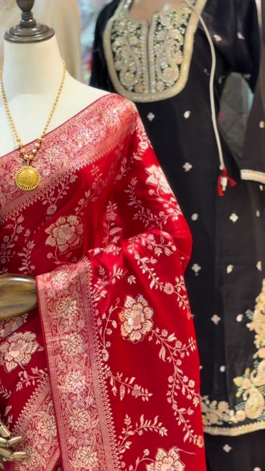 Post 6 by Roshika Fashion on TikTok (video)