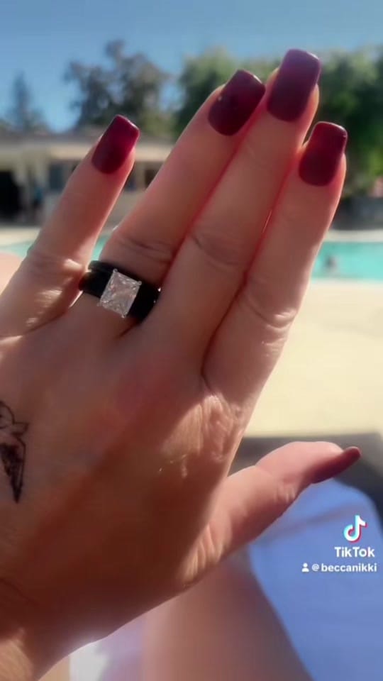 Post 5 by B E C C A on TikTok (video)