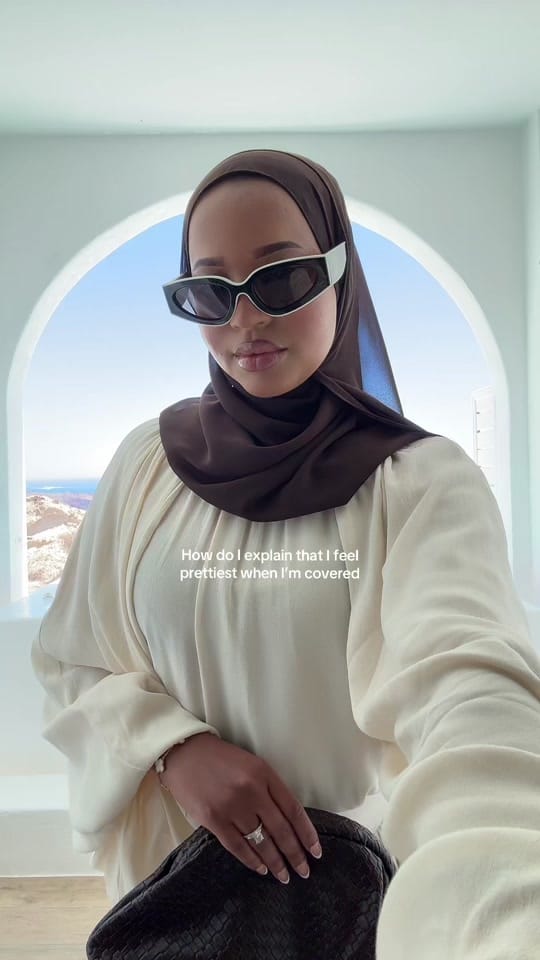 Post 2 by R on TikTok (video)