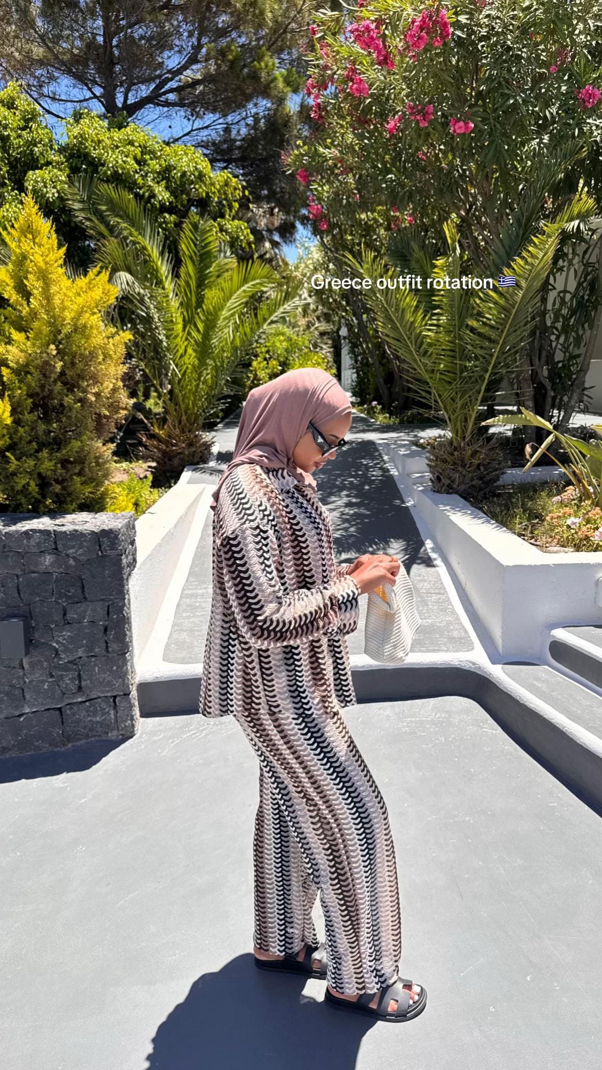 Post 3 by R on TikTok (video)