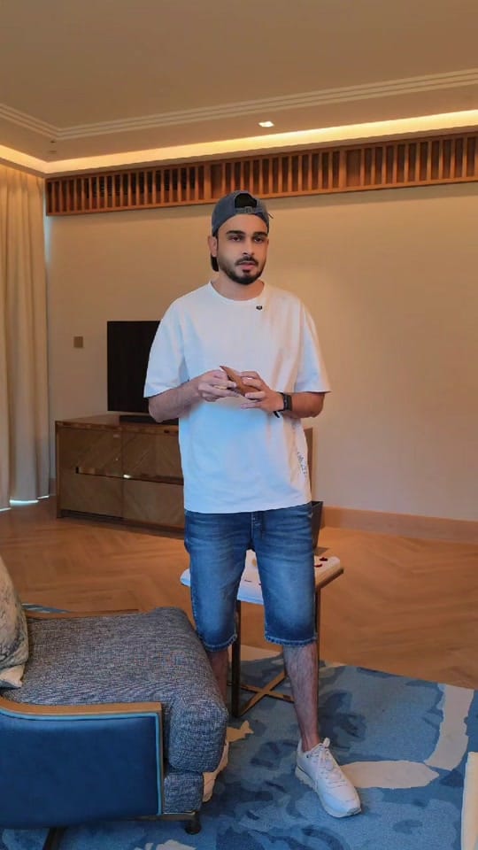 Post 4 by Alizeh Tahir on TikTok (video)