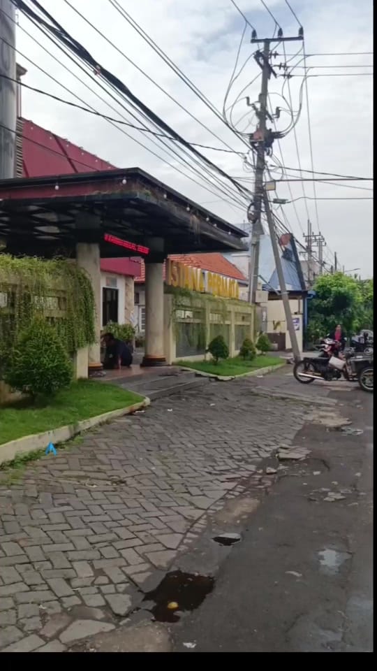 Post 9 by Sinyo Yes on TikTok (video)