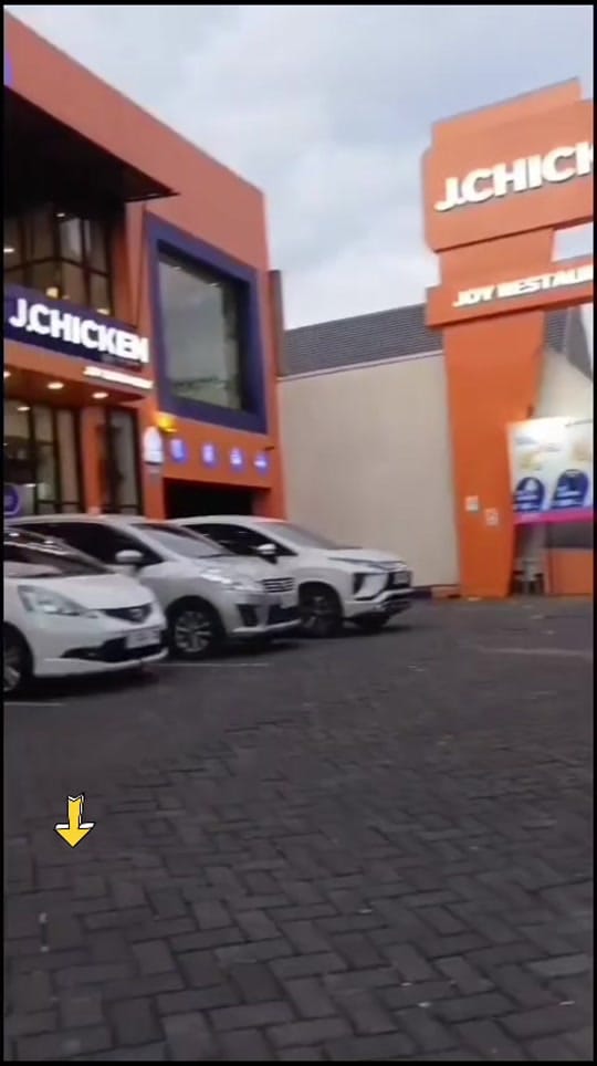 Post 4 by Sinyo Yes on TikTok (video)