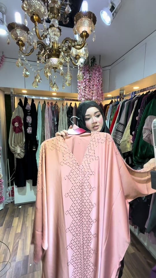 Post 9 by Queen’s vogue on TikTok (video)