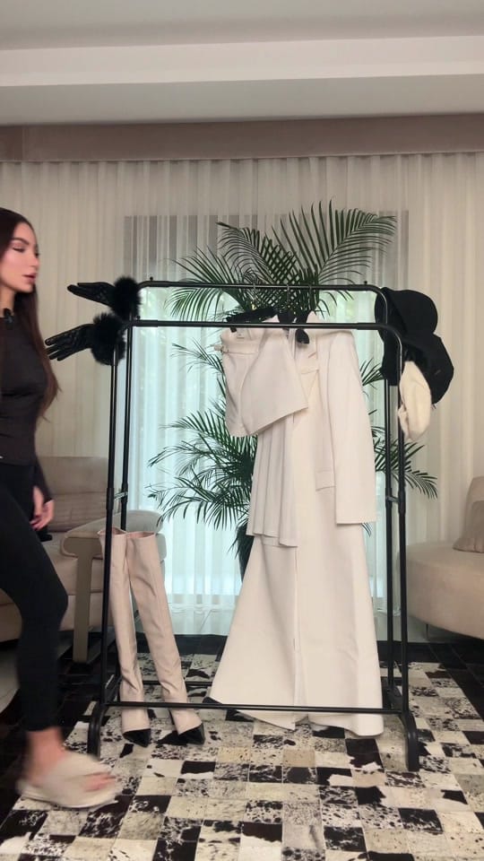 Post 8 by Rebecca Kassab on TikTok (video)