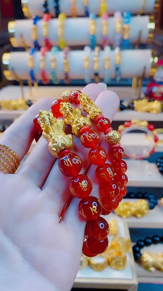 Post 1 by Liya Jewellery on TikTok (video)