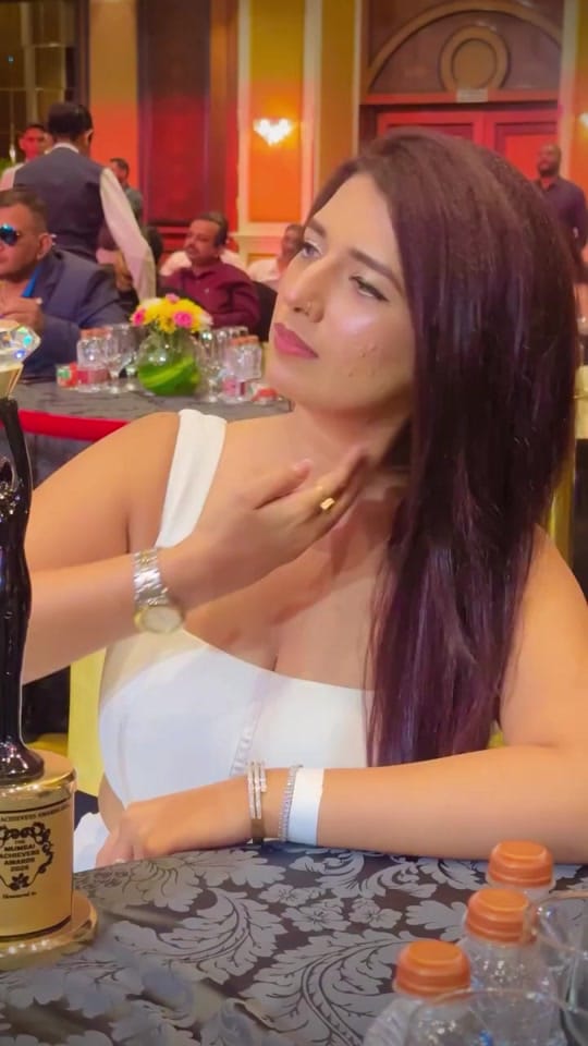 Post 3 by Sangita Bijlani on TikTok (video)