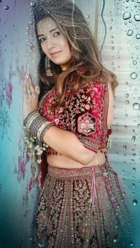 Post 10 by Sangita Bijlani on TikTok (video)