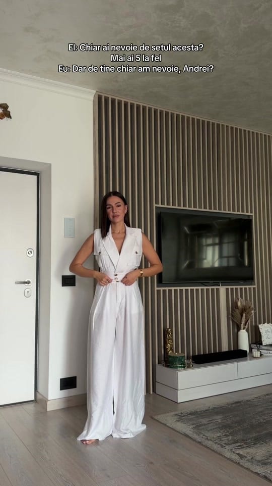 Post 5 by Ioana Sandu on TikTok (video)