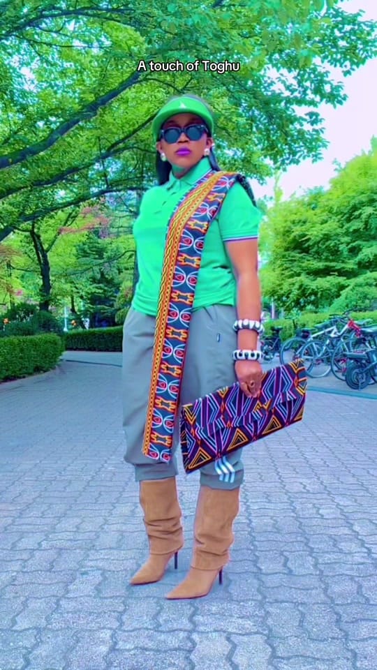 Post 7 by Ma Michoux 🇰🇷🇩🇪🇫🇷🇨🇲 on TikTok (video)
