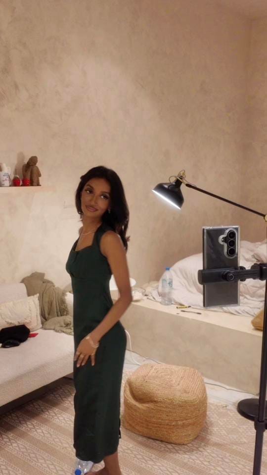 Post 2 by Devi on TikTok (video)