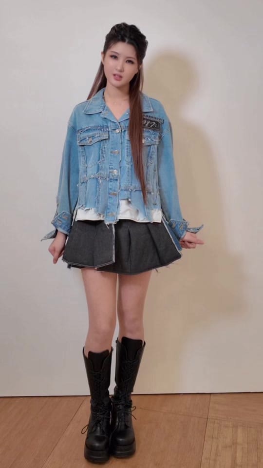 Post 2 by seoulfashionweek_official on TikTok (video)