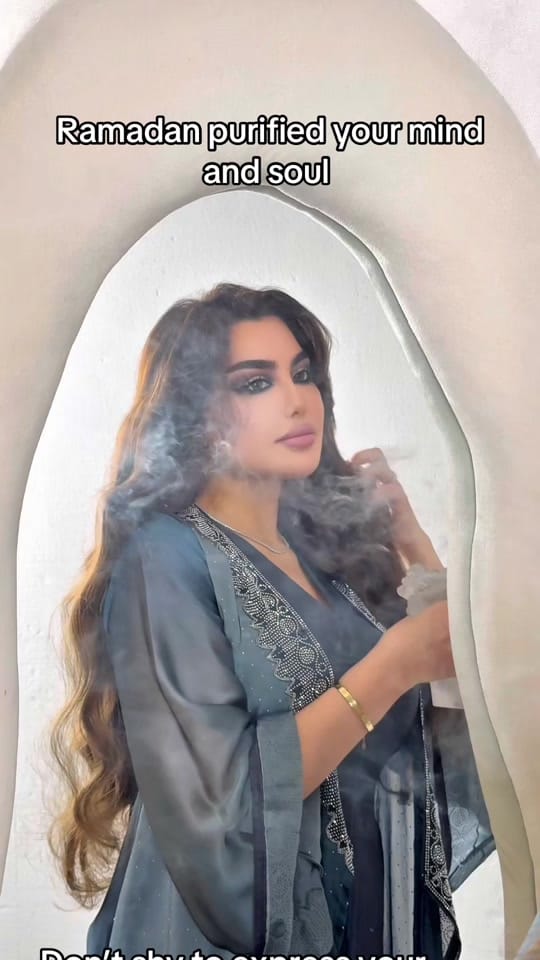 Post 2 by Elissa_dubai_photographer on TikTok (video)